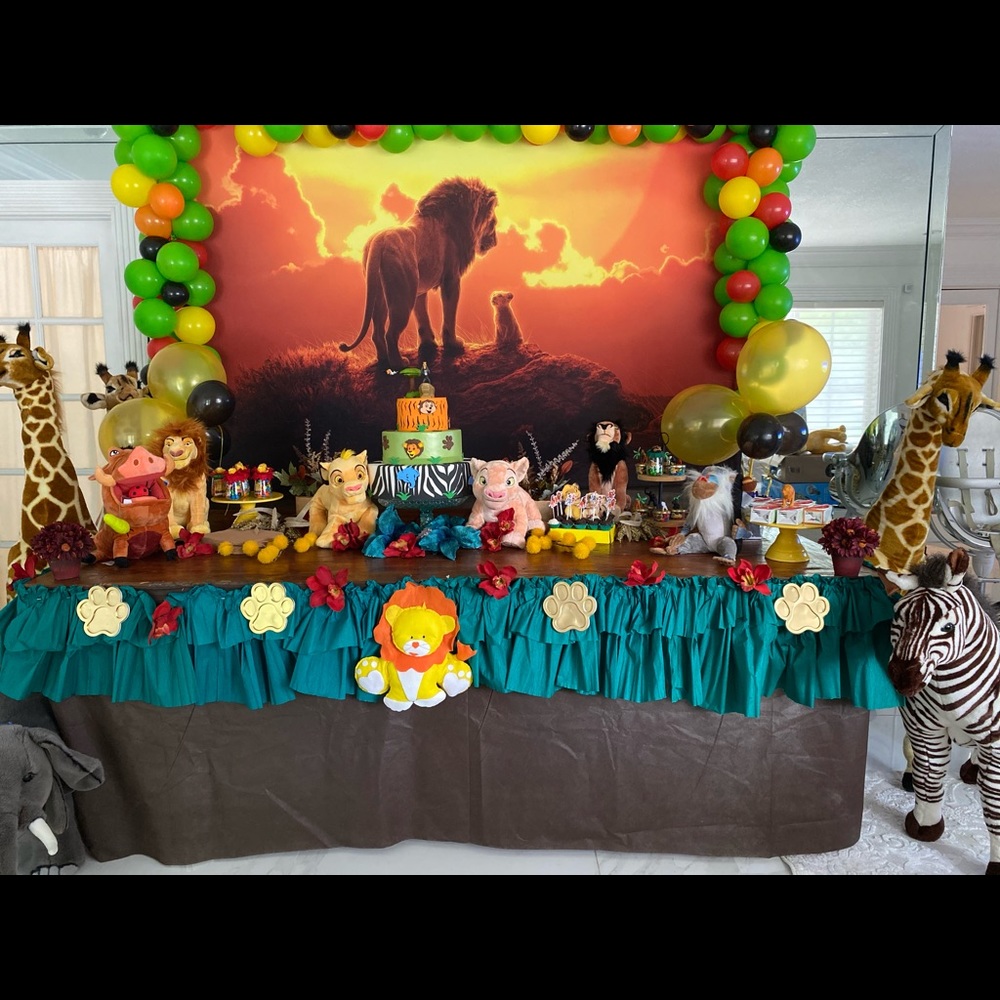 Kids party painel/stuffed animals/ decorations